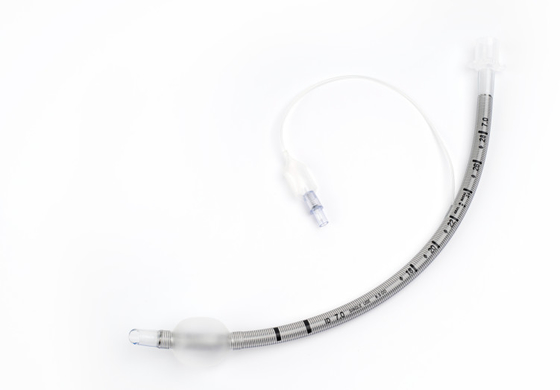 Un buen precio. Suministros médicos de alta calidad reforzado con esposas Intubation endotraqueal tamaño 6.5 en línea