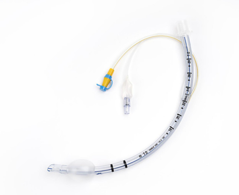 Un buen precio. Tubos endotraqueales desechables regulares con puerto de succión esposado o desesposado en línea